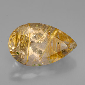 8.72カラットの天然無色＆ゴールドルチルクォーツ（18×11.1 mm・透明）