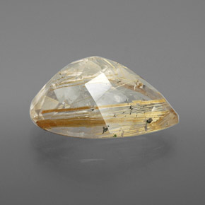 8.49カラットの天然無色＆ゴールドルチルクォーツ（17.6×11 mm・透明）