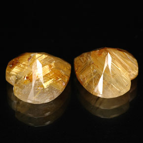 カラットの天然無色＆ゴールドルチルクォーツ（9.8×9.8 mm・透明）