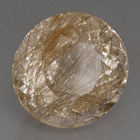 17.81カラットの天然無色＆ゴールドルチルクォーツ（17.6×16.4 mm・透明）