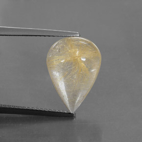 6.78カラットの天然無色＆ゴールドルチルクォーツ（15.1×10.8 mm・透明）