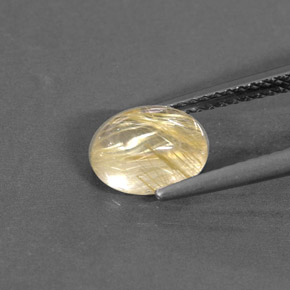 1.53カラットの天然無色＆ゴールドルチルクォーツ（8×6.2 mm・透明）