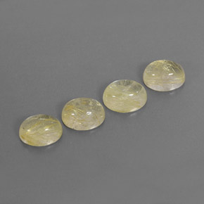 カラットの天然無色＆ゴールドルチルクォーツ（8×6.4 mm・透明）
