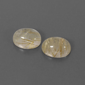 カラットの天然無色＆ゴールドルチルクォーツ（8.3×6.3 mm・透明）