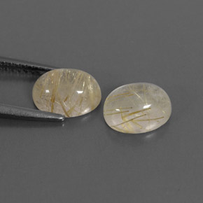 カラットの天然無色＆ゴールドルチルクォーツ（8.3×6.3 mm・透明）