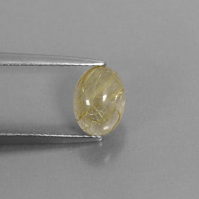 1.82カラットの天然無色＆ゴールドルチルクォーツ（8.6×6.4 mm・透明）