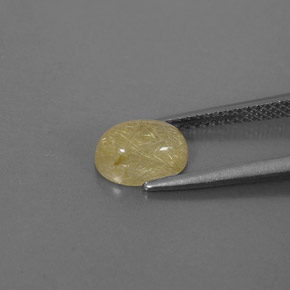 1.60カラットの天然無色＆ゴールドルチルクォーツ（8.3×6.2 mm・透明）