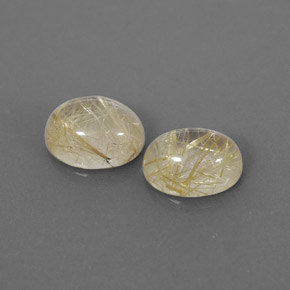 カラットの天然無色＆ゴールドルチルクォーツ（8.2×6.5 mm・透明）