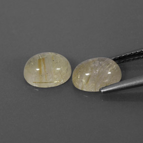 カラットの天然無色＆ゴールドルチルクォーツ（8.3×6.1 mm・透明）