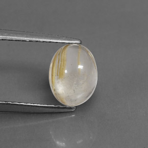 1.56カラットの天然無色＆ゴールドルチルクォーツ（8×6.2 mm・透明）