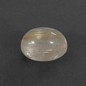 1.59カラットの天然無色＆ゴールドルチルクォーツ（8×6.3 mm・透明）