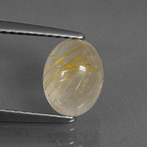 1.53カラットの天然無色＆ゴールドルチルクォーツ（8×6.2 mm・透明）