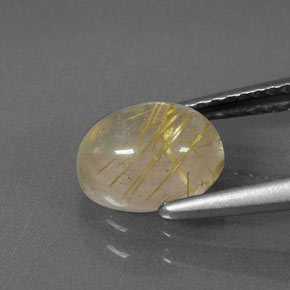 1.53カラットの天然無色＆ゴールドルチルクォーツ（8×6.2 mm・透明）