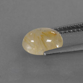 1.32カラットの天然無色＆ゴールドルチルクォーツ（8×6.2 mm・透明）