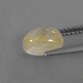 1.49カラットの天然無色＆ゴールドルチルクォーツ（8×6 mm・透明）