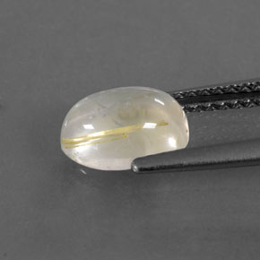1.40カラットの天然無色＆ゴールドルチルクォーツ（8.1×5.9 mm・オーバルカット）