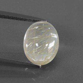 2.45カラットの天然無色＆ゴールドルチルクォーツ（9.1×7.1 mm・透明）