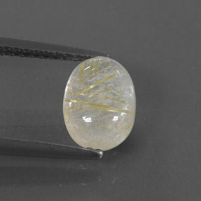 1.61カラットの天然無色＆ゴールドルチルクォーツ（8.2×6.1 mm・透明）