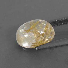 2.29カラットの天然無色＆ゴールドルチルクォーツ（8.8×7 mm・透明）