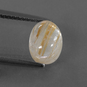 2.09カラットの天然無色＆ゴールドルチルクォーツ（8.2×6.1 mm・透明）
