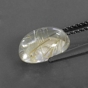 2.04カラットの天然無色＆ゴールドルチルクォーツ（9.1×7.1 mm・オーバルカット）