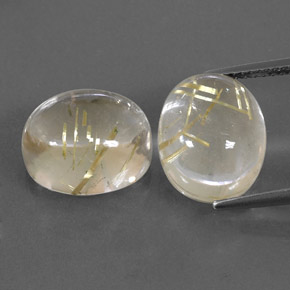 カラットの天然無色＆ゴールドルチルクォーツ（12.3×10.2 mm・オーバルカット）