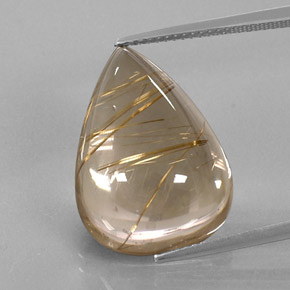 18.76カラットの天然無色＆ゴールドルチルクォーツ（21.2×15.5 mm・洋梨の形）