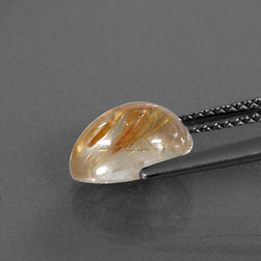2.11カラットの天然無色＆ゴールドルチルクォーツ（9.7×7 mm・透明）
