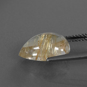 4.02カラットの天然無色＆ゴールドルチルクォーツ（12.8×9.1 mm・透明）