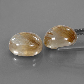 カラットの天然無色＆ゴールドルチルクォーツ（10.8×8.8 mm・透明）