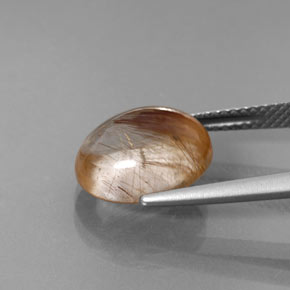 5.22カラットの天然無色＆ゴールドルチルクォーツ（11.9×10.1 mm・透明）