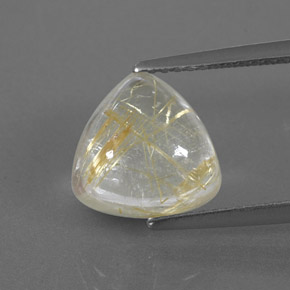 3.69カラットの天然無色＆ゴールドルチルクォーツ（9.8×9.8 mm・透明）