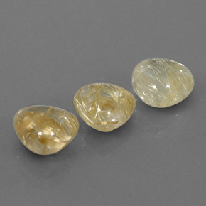 カラットの天然無色＆ゴールドルチルクォーツ（8×7.8 mm・透明）