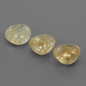 カラットの天然無色＆ゴールドルチルクォーツ（8×7.8 mm・透明）