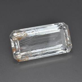 39.04カラットの天然ゴールデンルチルトパーズ（26.4×13.9 mm・透明）