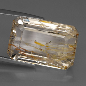 38.84カラットの天然ゴールデンルチルトパーズ（23.1×15.4 mm・エメラルドカット）