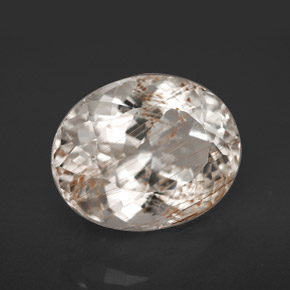 9.61カラットの天然ゴールデンルチルトパーズ（13.7×11 mm・オーバルカット）