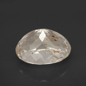 9.61カラットの天然ゴールデンルチルトパーズ（13.7×11 mm・オーバルカット）