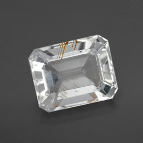 6.25カラットの天然ゴールデンルチルトパーズ（11.7×9.3 mm・エメラルドカット）
