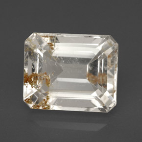 7.51カラットの天然ゴールデンルチルトパーズ（11.9×9.6 mm・エメラルドカット）
