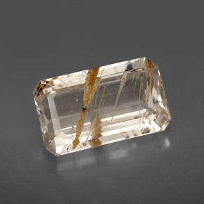 7.53カラットの天然ゴールデンルチルトパーズ（14.3×8.5 mm・エメラルドカット）