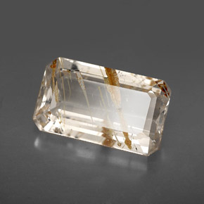 7.53カラットの天然ゴールデンルチルトパーズ（14.3×8.5 mm・エメラルドカット）