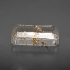 7.53カラットの天然ゴールデンルチルトパーズ（14.3×8.5 mm・エメラルドカット）