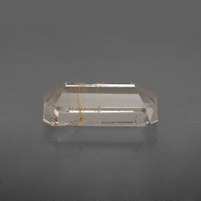 3.66カラットの天然ゴールデンルチルトパーズ（12.2×6.4 mm・エメラルドカット）