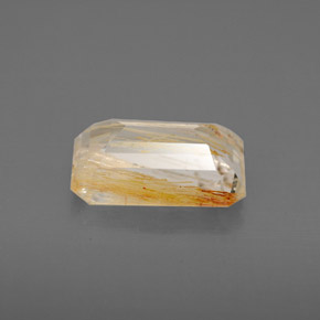 2.69カラットの天然ゴールデンルチルトパーズ（10.2×6.5 mm・透明）