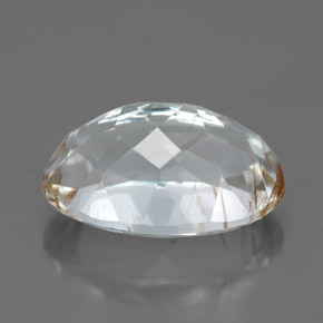 6.49カラットの天然ゴールデンルチルトパーズ（13.5×9.2 mm・オーバルカット）