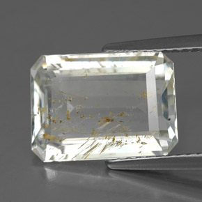 6.02カラットの天然ゴールデンルチルトパーズ（12.5×9 mm・エメラルドカット）