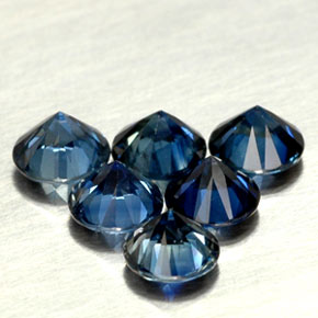 カラットの天然コーンフラワーブルーサファイア（4.24 mm・ラウンドカット）