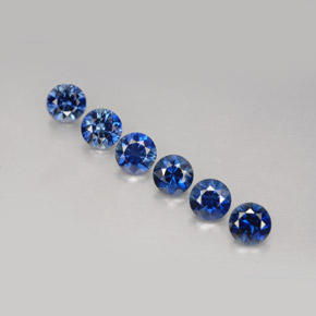 カラットの天然コーンフラワーブルーサファイア（4.18 mm・ラウンドカット）