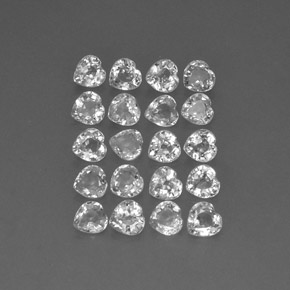 カラットの天然マルチカラーサファイア（4.1×4 mm・ハート型）